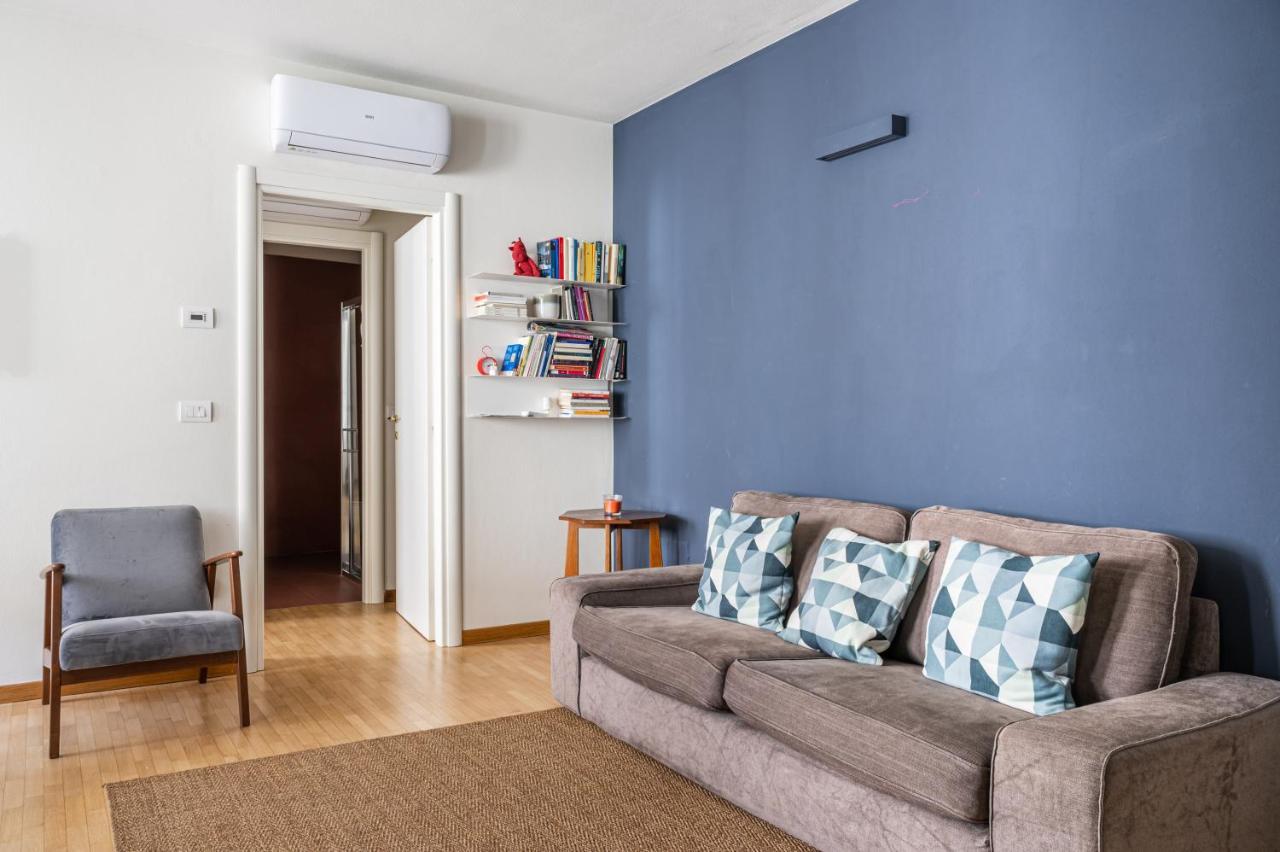 Officina7 Large Apartment Parma Exterior photo